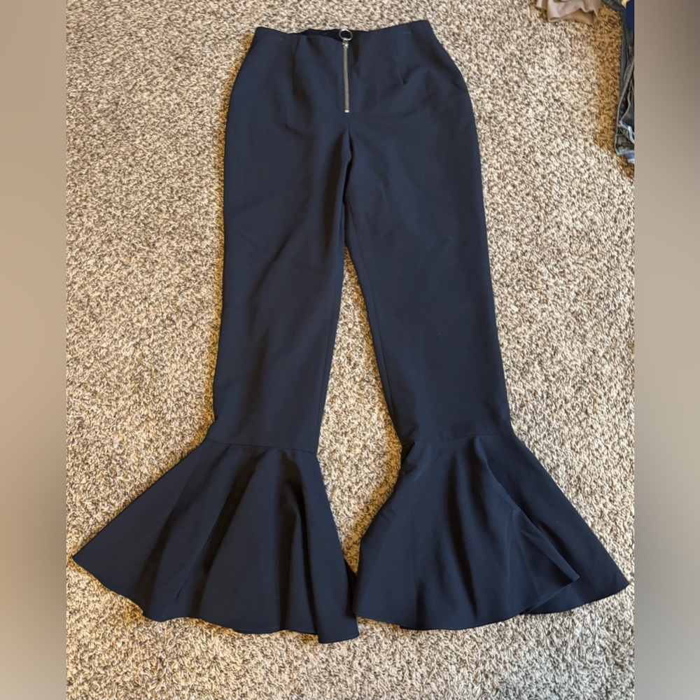 New Women’s Black Bell bottom pants NWT - Size Medium